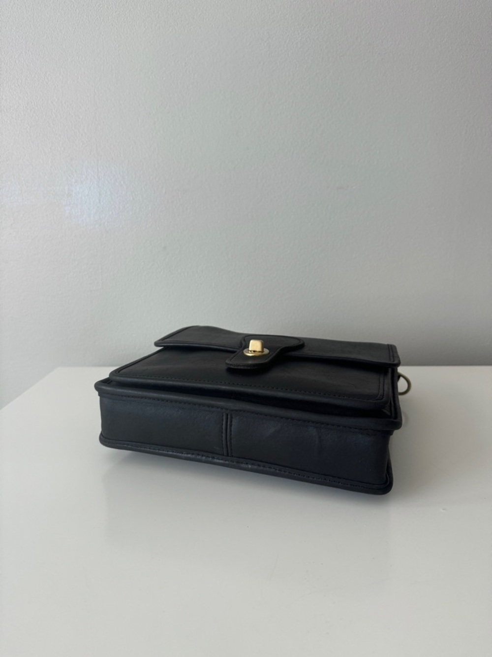 Vintage Coach Station Bag - Picture 5 of 8